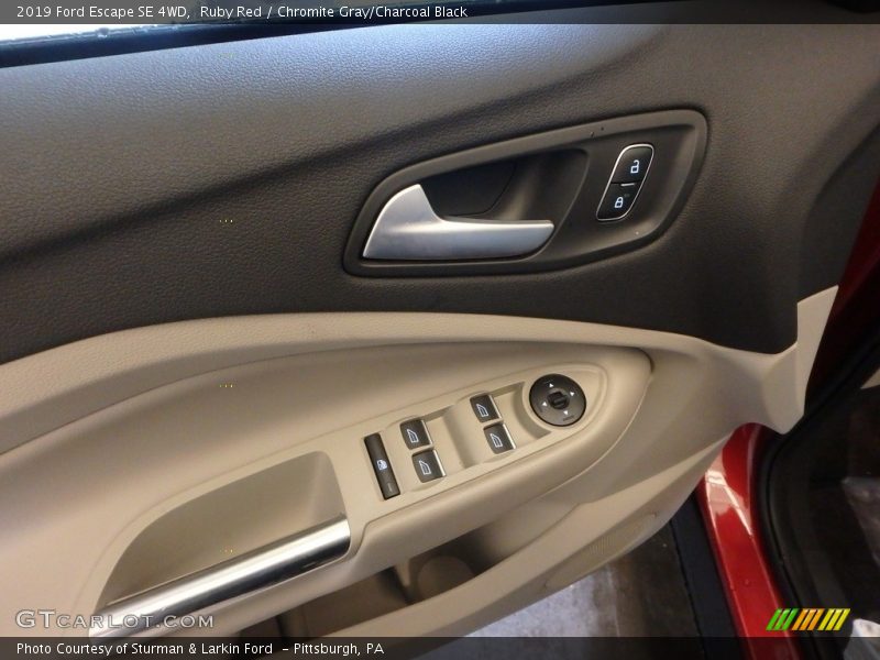 Ruby Red / Chromite Gray/Charcoal Black 2019 Ford Escape SE 4WD