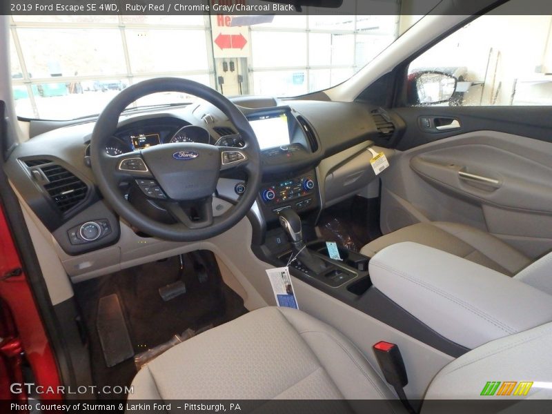 Ruby Red / Chromite Gray/Charcoal Black 2019 Ford Escape SE 4WD
