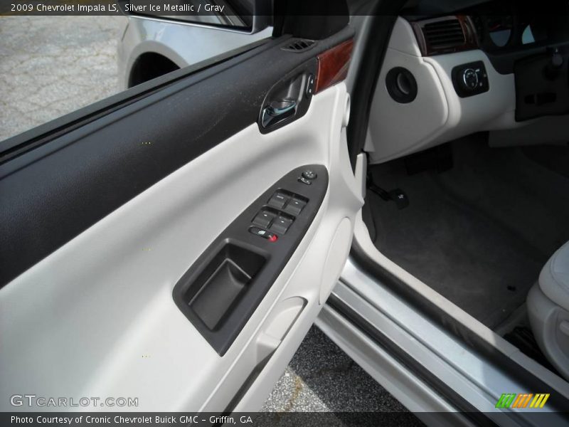Silver Ice Metallic / Gray 2009 Chevrolet Impala LS