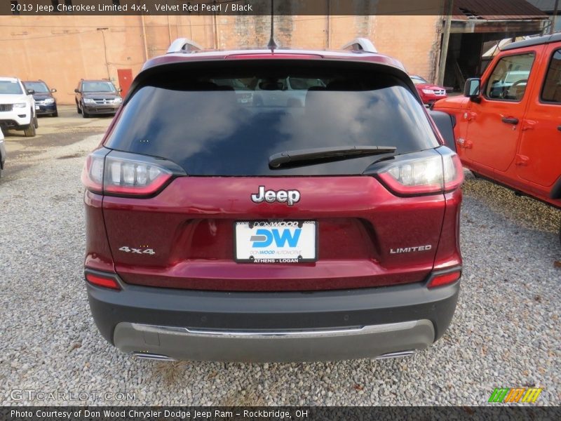 Velvet Red Pearl / Black 2019 Jeep Cherokee Limited 4x4