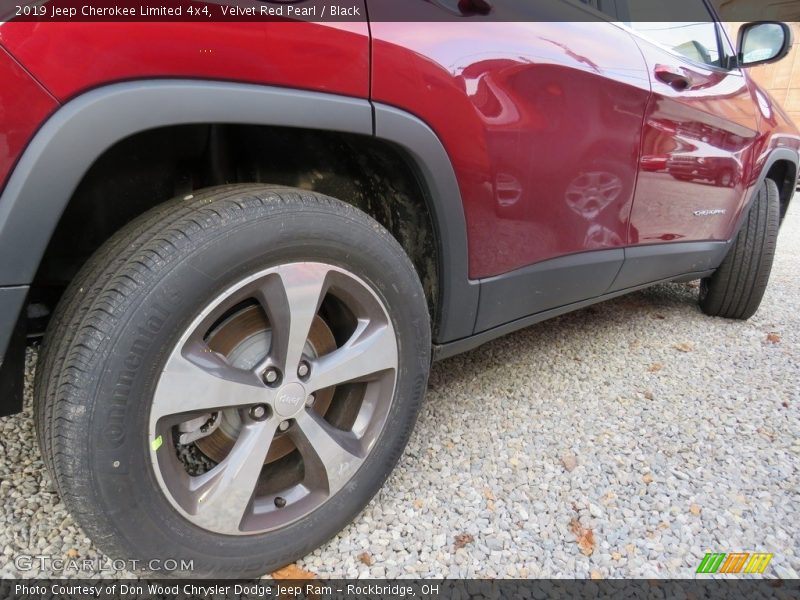 Velvet Red Pearl / Black 2019 Jeep Cherokee Limited 4x4