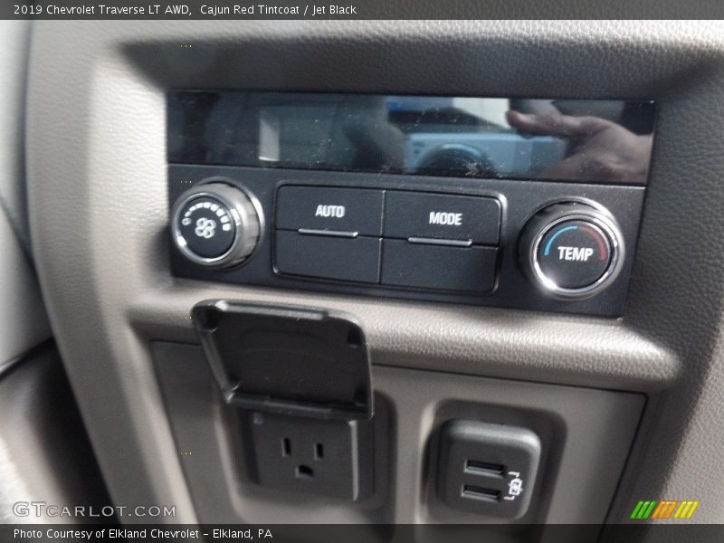 Cajun Red Tintcoat / Jet Black 2019 Chevrolet Traverse LT AWD