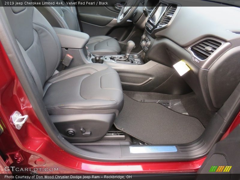 Velvet Red Pearl / Black 2019 Jeep Cherokee Limited 4x4