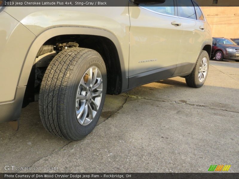 Sting-Gray / Black 2019 Jeep Cherokee Latitude Plus 4x4