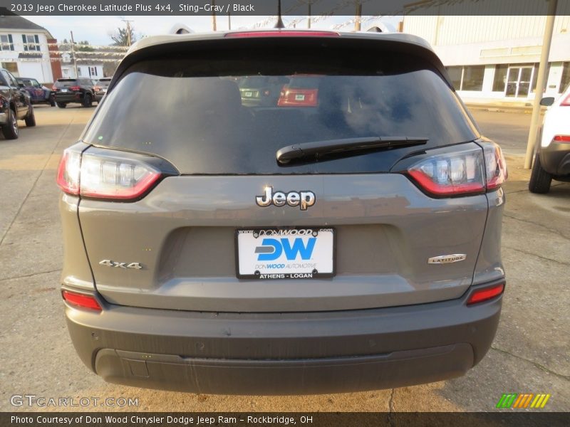 Sting-Gray / Black 2019 Jeep Cherokee Latitude Plus 4x4