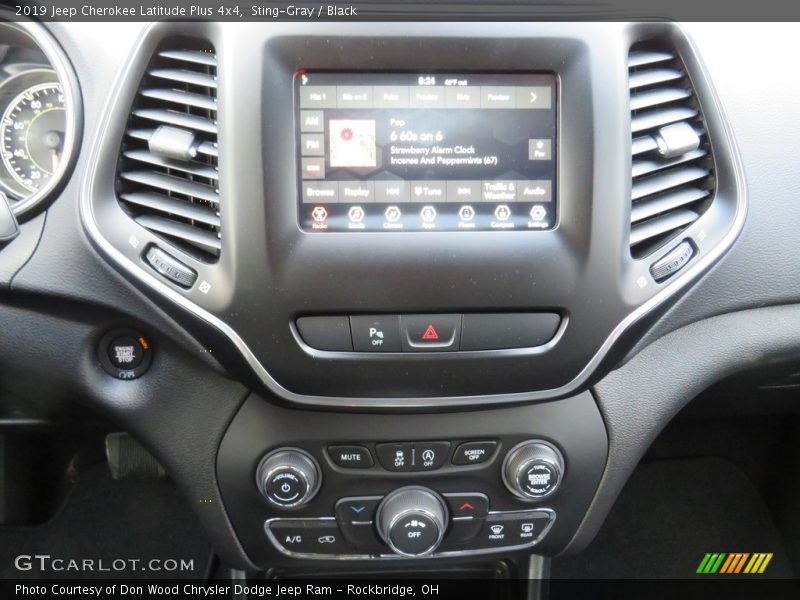 Sting-Gray / Black 2019 Jeep Cherokee Latitude Plus 4x4