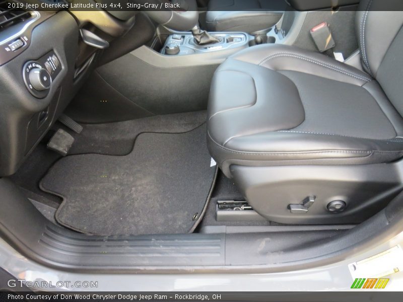 Sting-Gray / Black 2019 Jeep Cherokee Latitude Plus 4x4