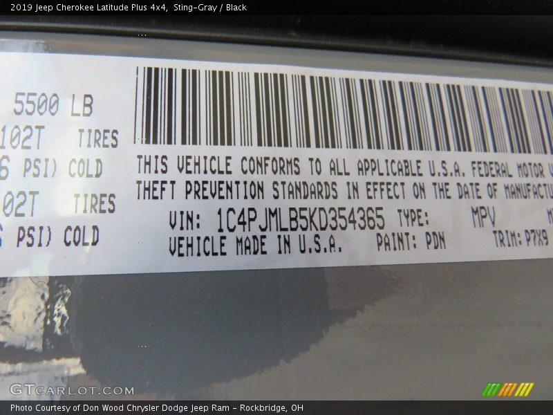 Sting-Gray / Black 2019 Jeep Cherokee Latitude Plus 4x4