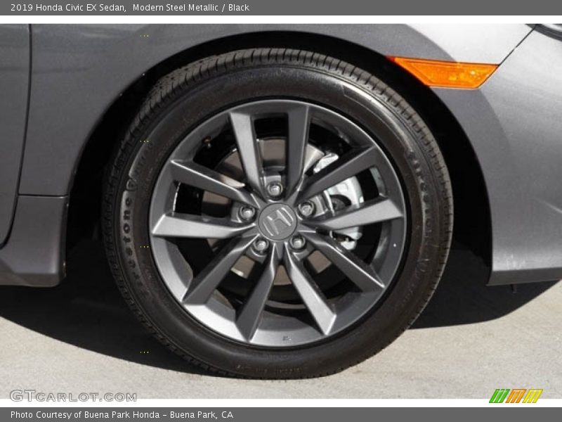 Modern Steel Metallic / Black 2019 Honda Civic EX Sedan