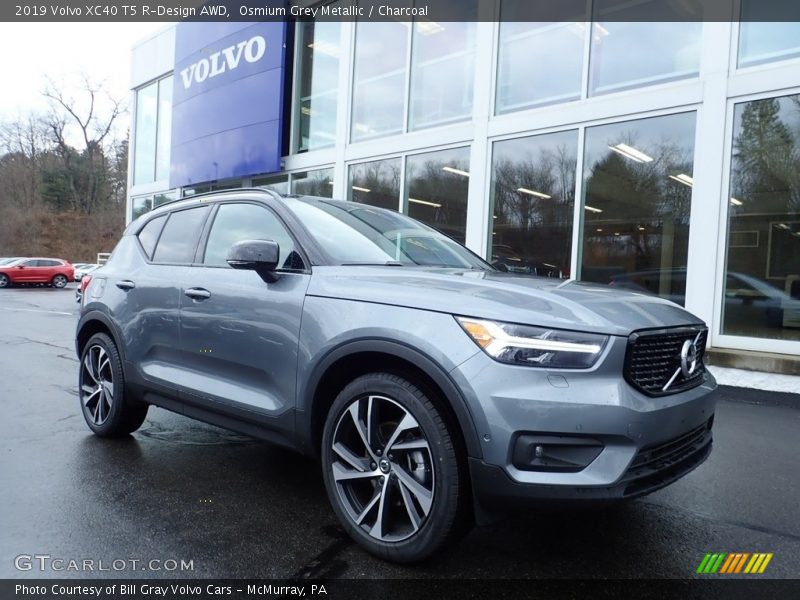 Front 3/4 View of 2019 XC40 T5 R-Design AWD
