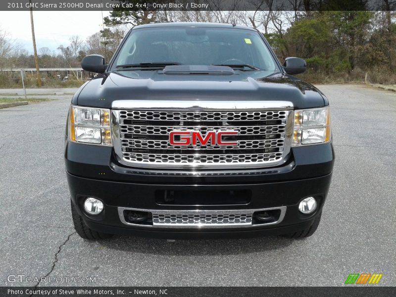 Onyx Black / Ebony 2011 GMC Sierra 2500HD Denali Crew Cab 4x4