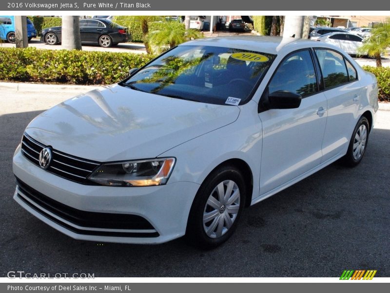 Pure White / Titan Black 2016 Volkswagen Jetta S