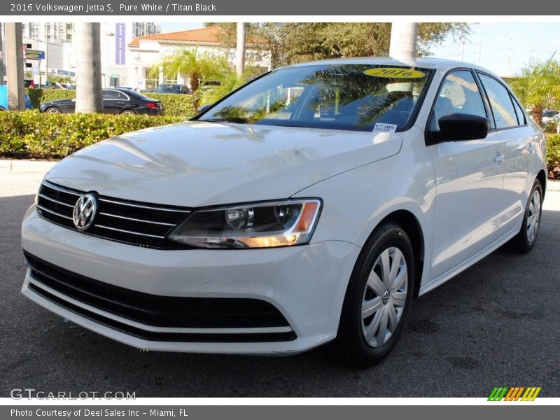 Pure White / Titan Black 2016 Volkswagen Jetta S