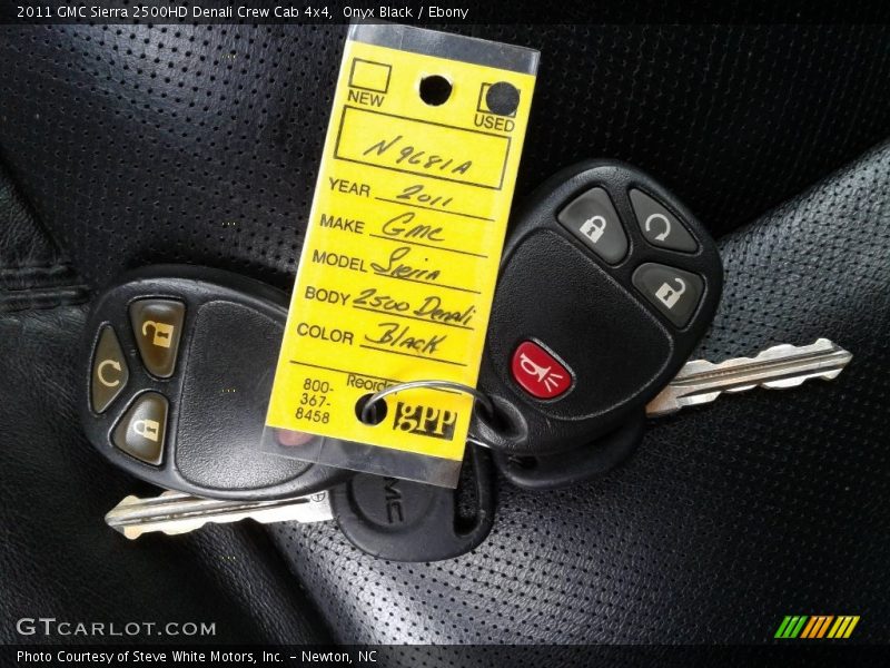 Onyx Black / Ebony 2011 GMC Sierra 2500HD Denali Crew Cab 4x4