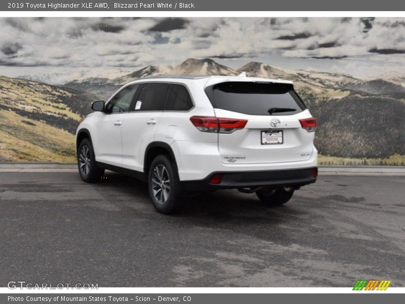 Blizzard Pearl White / Black 2019 Toyota Highlander XLE AWD