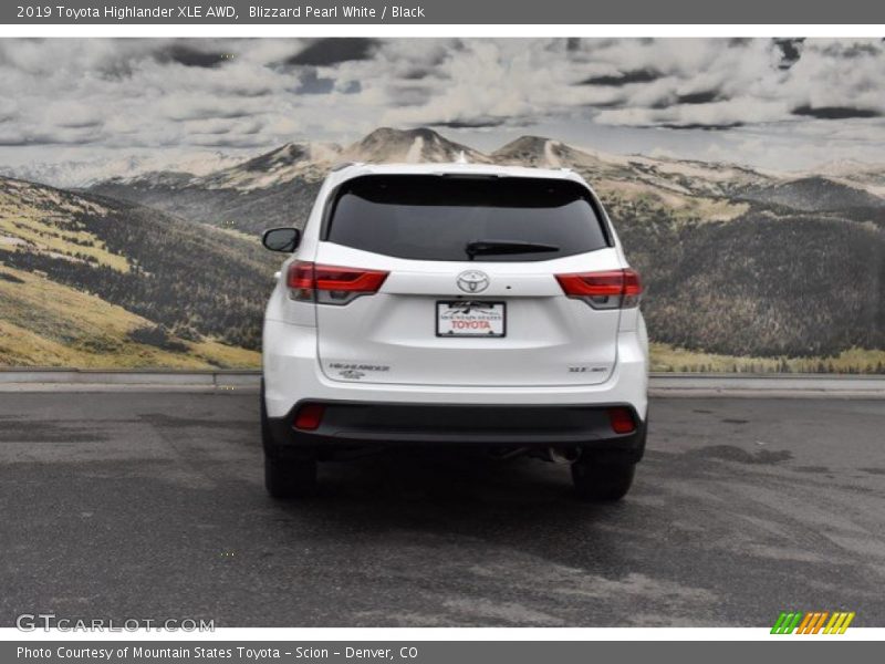Blizzard Pearl White / Black 2019 Toyota Highlander XLE AWD