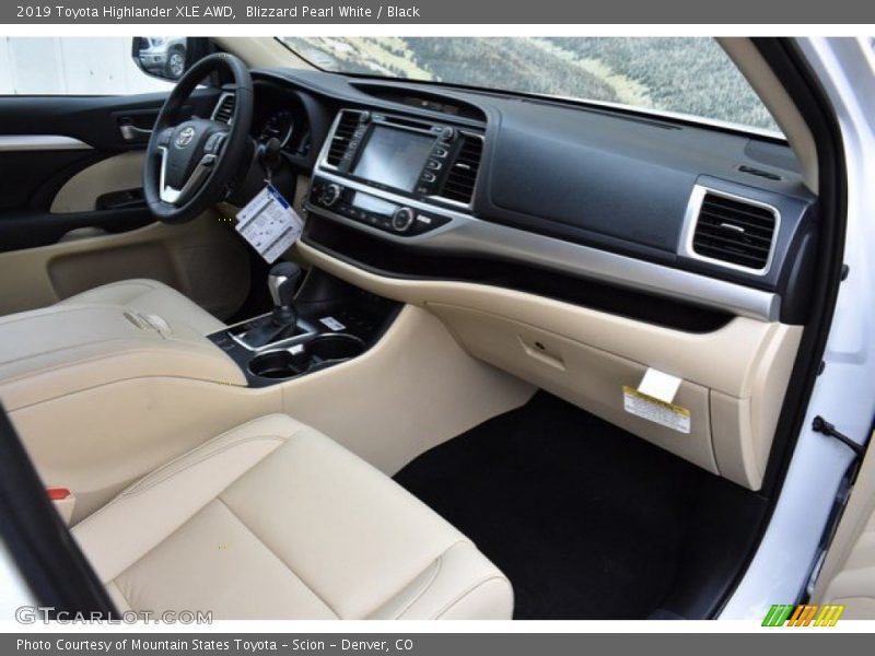 Blizzard Pearl White / Black 2019 Toyota Highlander XLE AWD