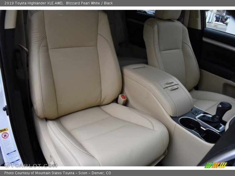 Blizzard Pearl White / Black 2019 Toyota Highlander XLE AWD