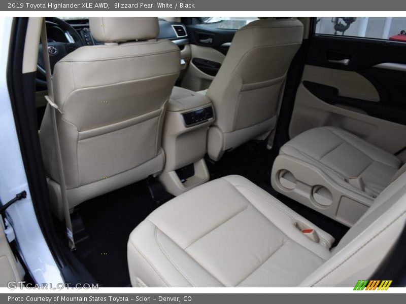 Blizzard Pearl White / Black 2019 Toyota Highlander XLE AWD
