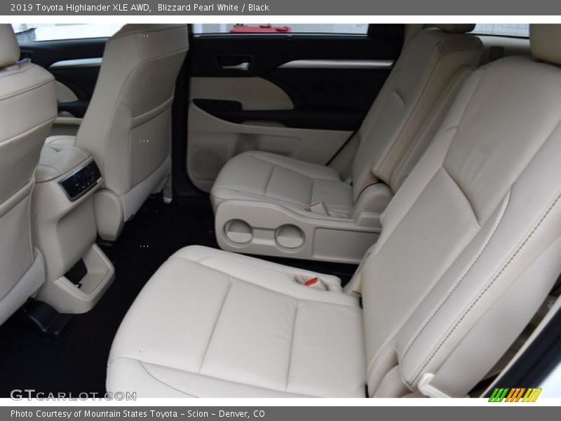 Blizzard Pearl White / Black 2019 Toyota Highlander XLE AWD