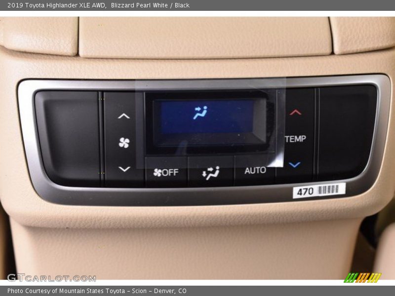 Blizzard Pearl White / Black 2019 Toyota Highlander XLE AWD