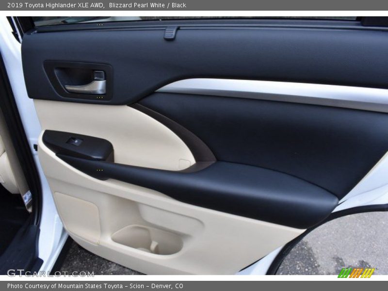 Blizzard Pearl White / Black 2019 Toyota Highlander XLE AWD