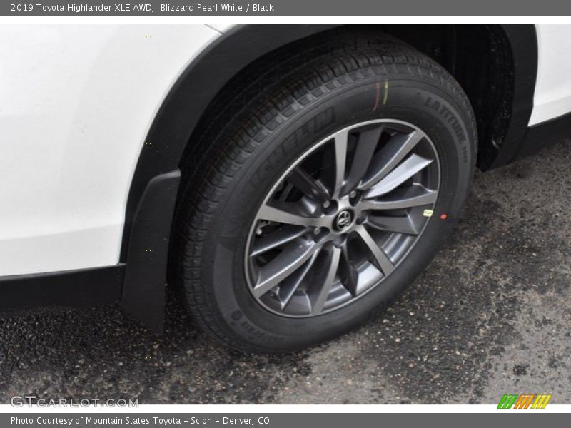 Blizzard Pearl White / Black 2019 Toyota Highlander XLE AWD