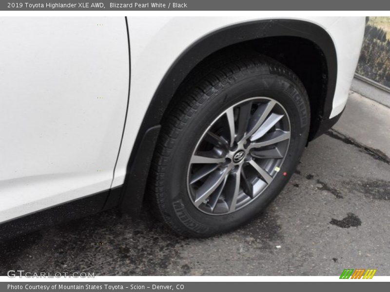 Blizzard Pearl White / Black 2019 Toyota Highlander XLE AWD