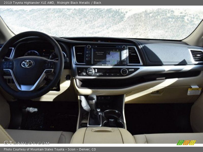 Midnight Black Metallic / Black 2019 Toyota Highlander XLE AWD