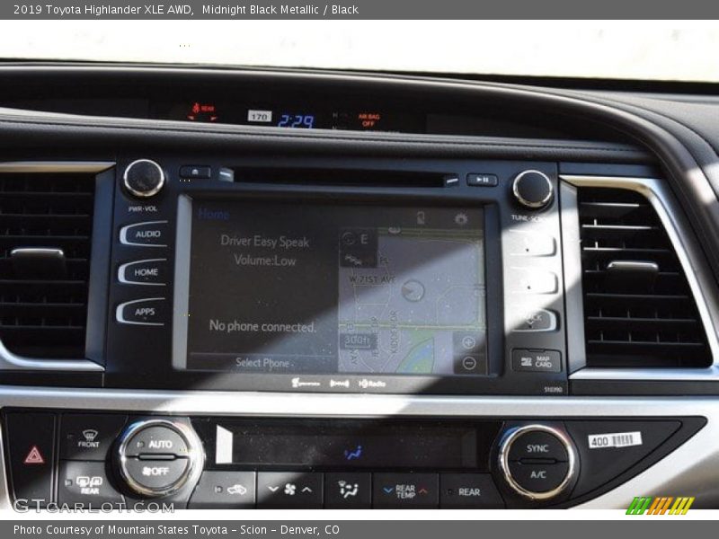 Midnight Black Metallic / Black 2019 Toyota Highlander XLE AWD