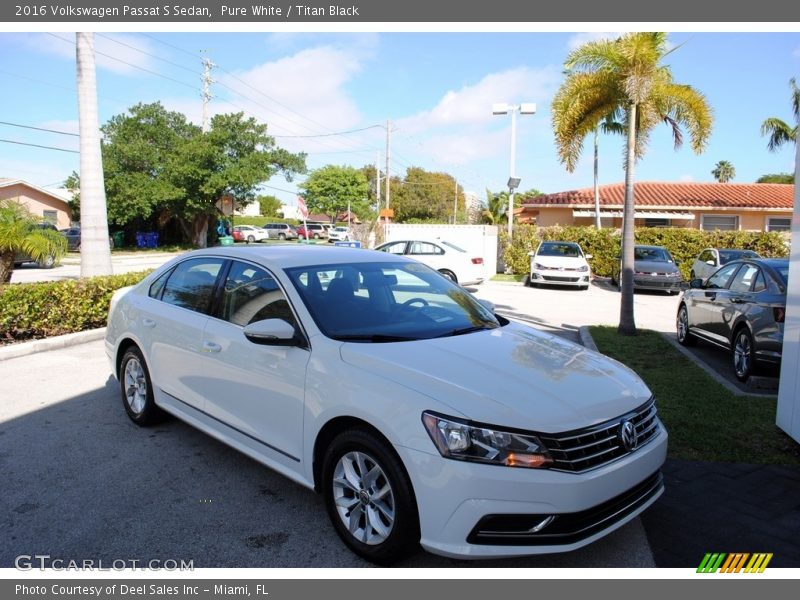 Pure White / Titan Black 2016 Volkswagen Passat S Sedan