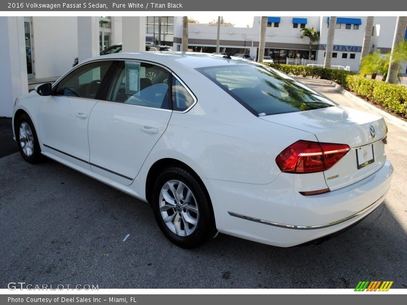 Pure White / Titan Black 2016 Volkswagen Passat S Sedan