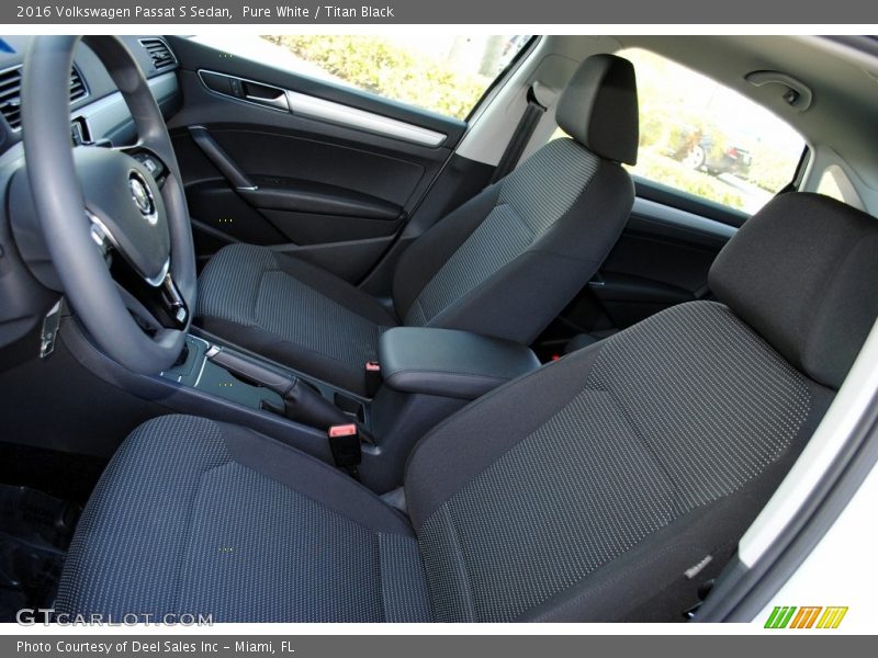 Pure White / Titan Black 2016 Volkswagen Passat S Sedan