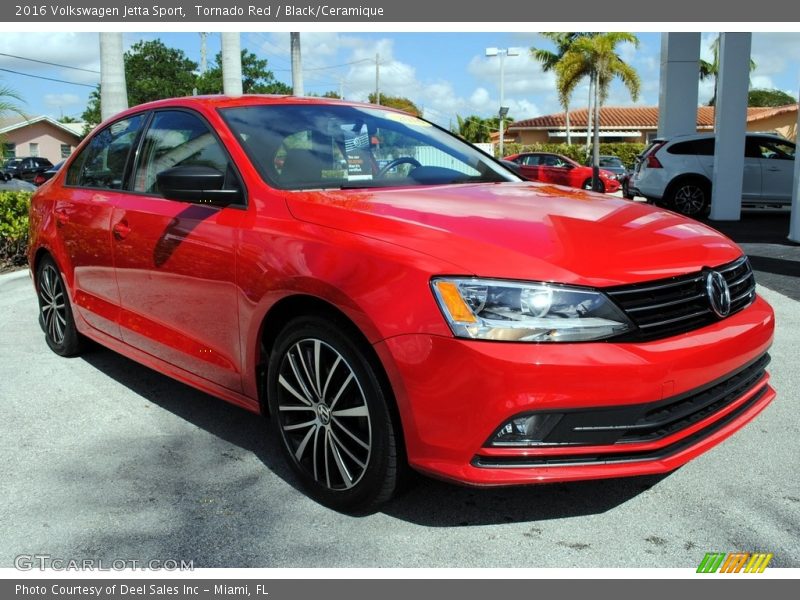 Front 3/4 View of 2016 Jetta Sport