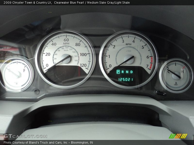 Clearwater Blue Pearl / Medium Slate Gray/Light Shale 2009 Chrysler Town & Country LX