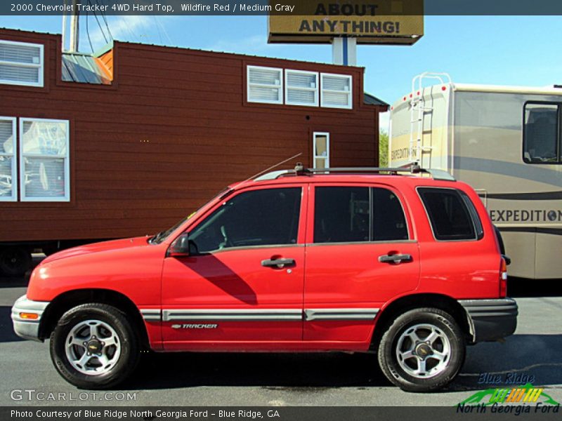 Wildfire Red / Medium Gray 2000 Chevrolet Tracker 4WD Hard Top