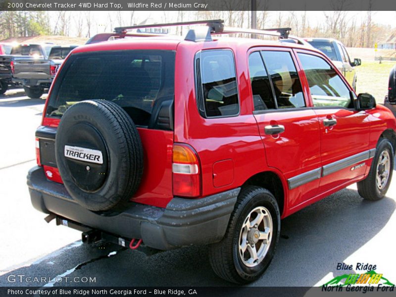 Wildfire Red / Medium Gray 2000 Chevrolet Tracker 4WD Hard Top