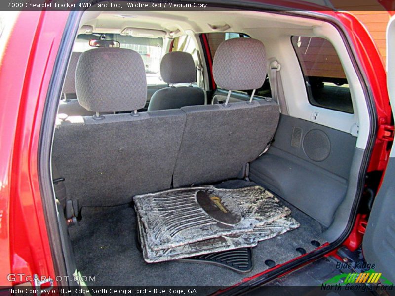 Wildfire Red / Medium Gray 2000 Chevrolet Tracker 4WD Hard Top