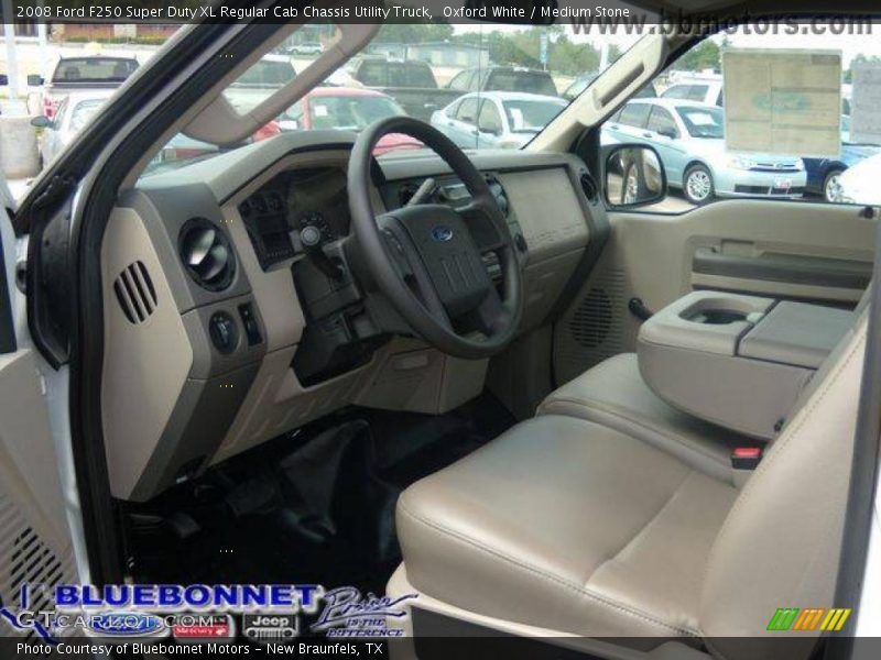 Oxford White / Medium Stone 2008 Ford F250 Super Duty XL Regular Cab Chassis Utility Truck