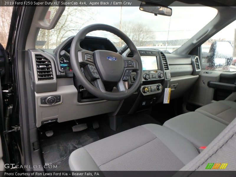 Agate Black / Earth Gray 2019 Ford F250 Super Duty XLT SuperCab 4x4
