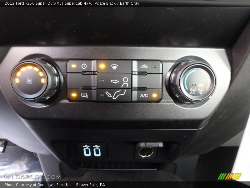 Agate Black / Earth Gray 2019 Ford F250 Super Duty XLT SuperCab 4x4