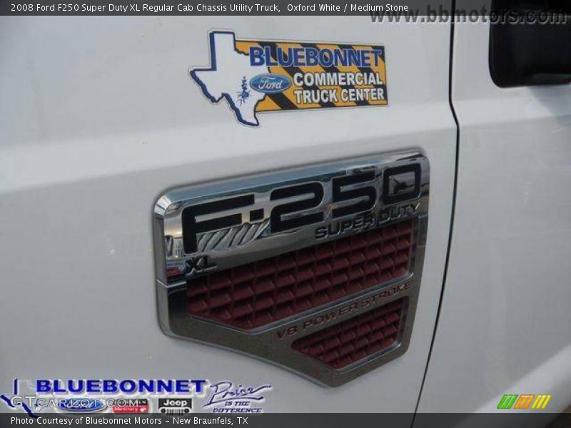 Oxford White / Medium Stone 2008 Ford F250 Super Duty XL Regular Cab Chassis Utility Truck