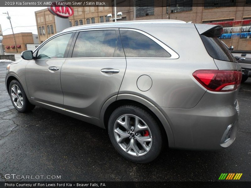 Titanium Silver / Satin Black 2019 Kia Sorento SX AWD