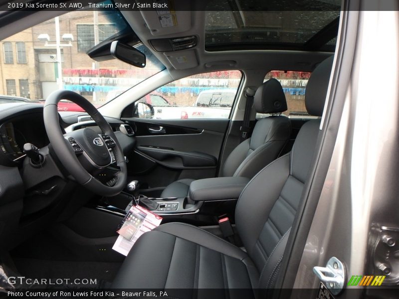 Titanium Silver / Satin Black 2019 Kia Sorento SX AWD