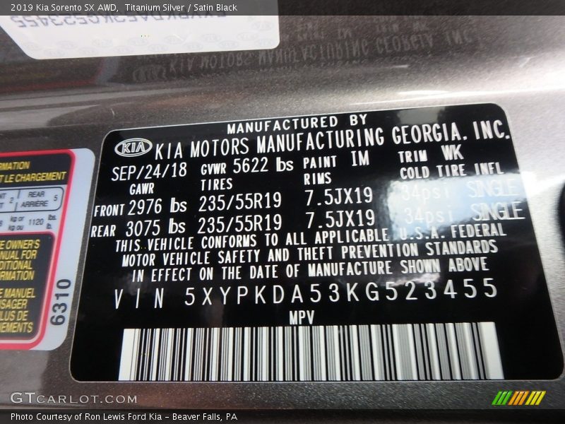 Titanium Silver / Satin Black 2019 Kia Sorento SX AWD