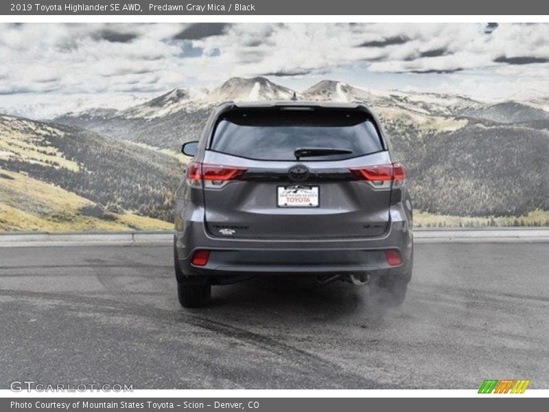Predawn Gray Mica / Black 2019 Toyota Highlander SE AWD