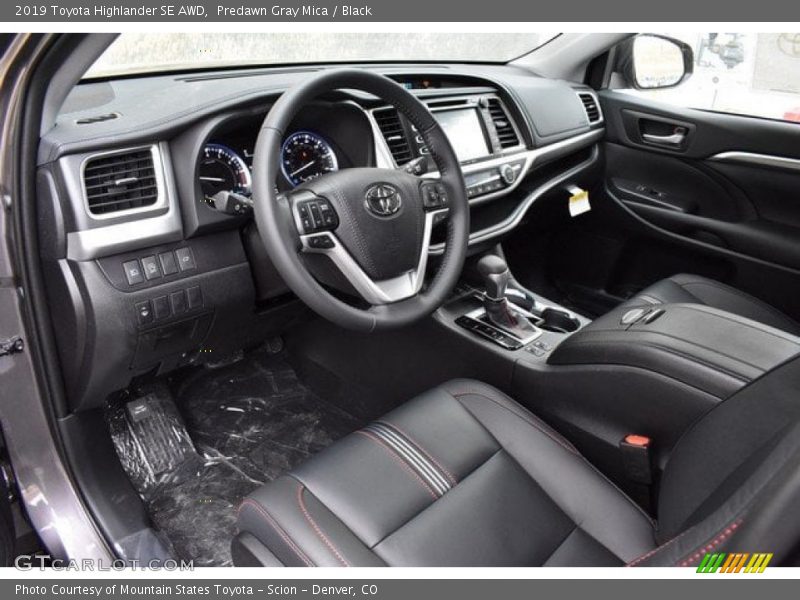Predawn Gray Mica / Black 2019 Toyota Highlander SE AWD