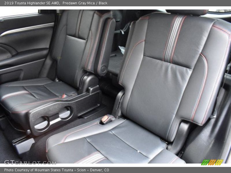 Predawn Gray Mica / Black 2019 Toyota Highlander SE AWD