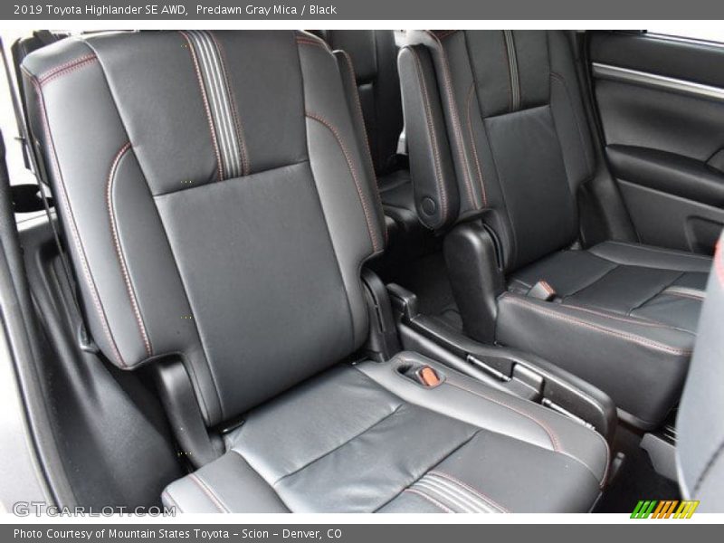 Predawn Gray Mica / Black 2019 Toyota Highlander SE AWD