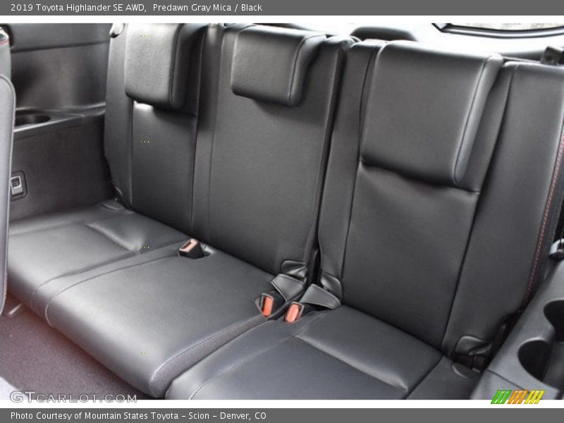 Predawn Gray Mica / Black 2019 Toyota Highlander SE AWD